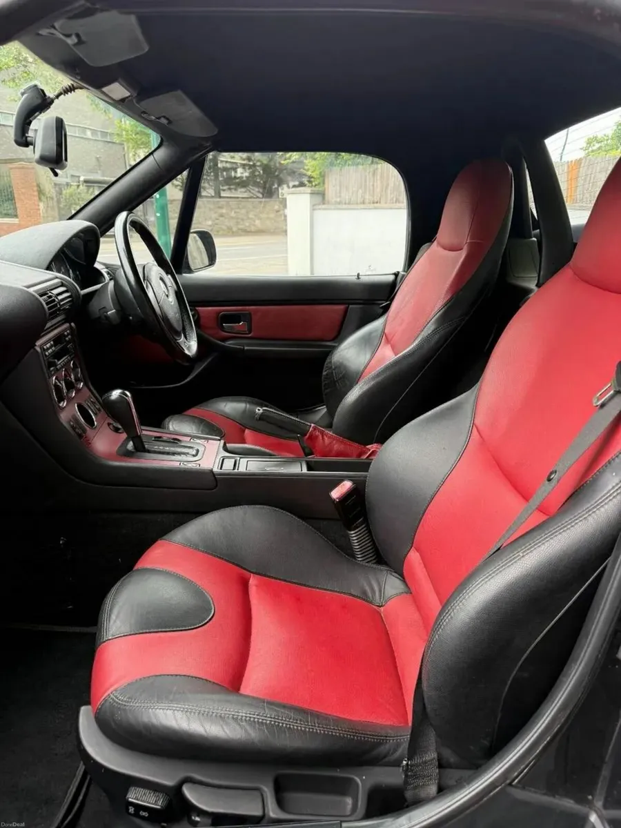 BMW Z3 1999 2.0 6 cylinders roadster with hard top - Image 4