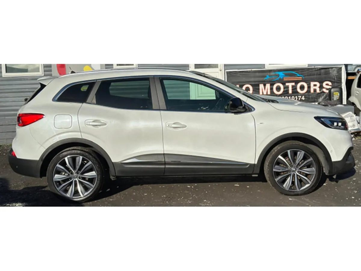 Renault Kadjar Bose 1.2 Automatic Petrol  Low Mile - Image 4