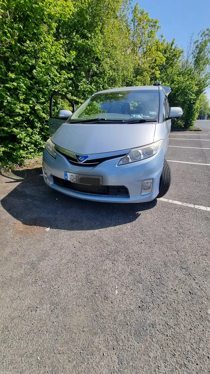 Toyota Estima 2010 - Image 1