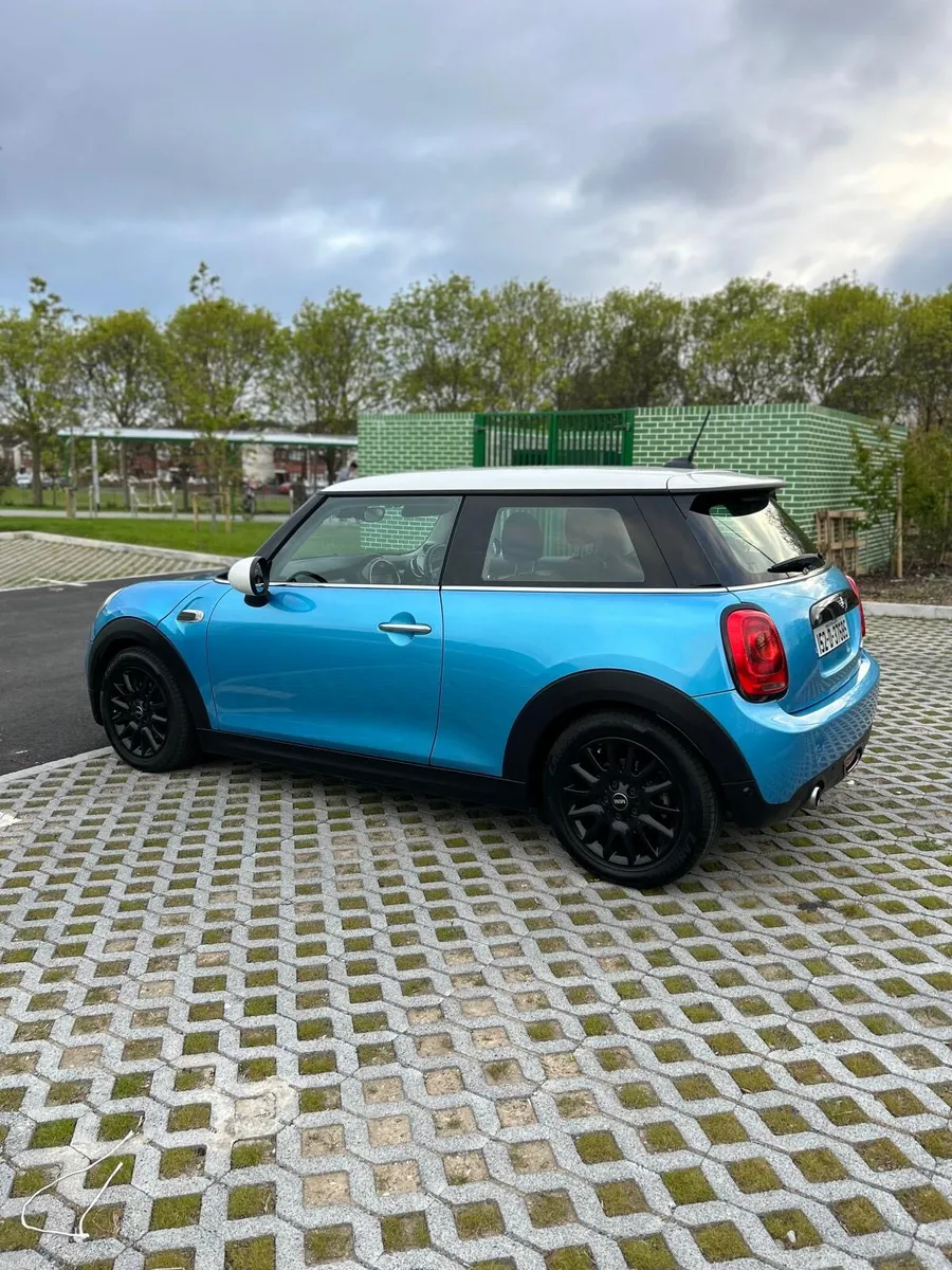 Mini Cooper High spec Excellent condition - Image 4