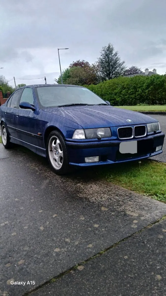 BMW M3 E36 Saloon - Image 3