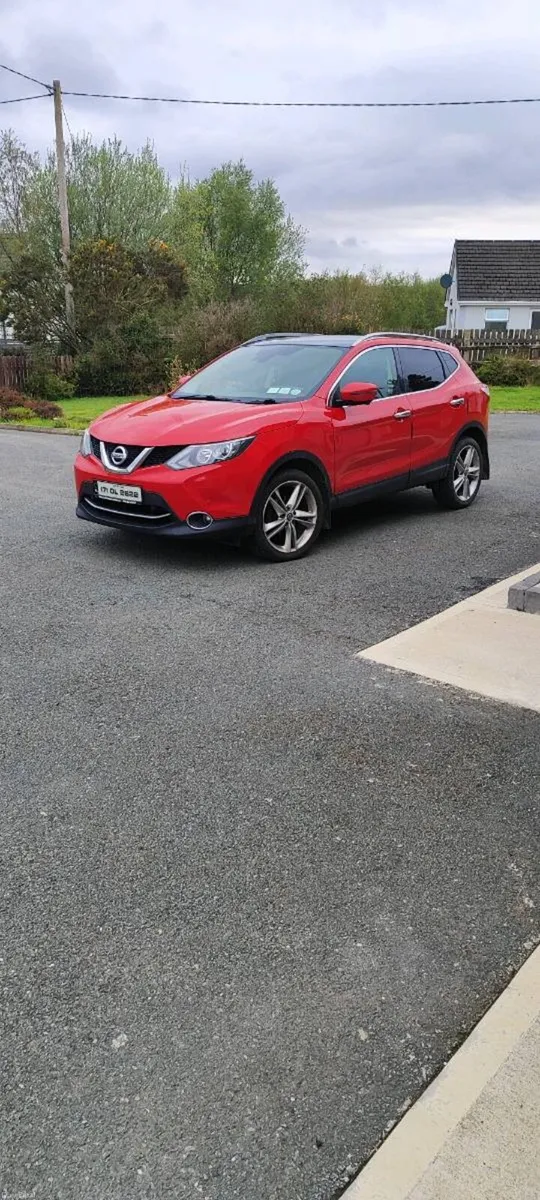 2017 Nissan Qashqai 1.5 dci VERY LOW MILEAGE - Image 1