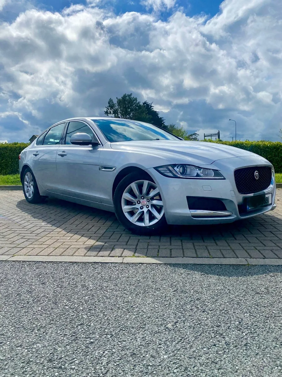 Car - Image 1