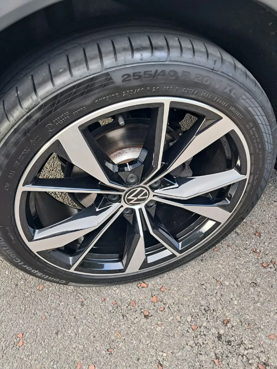 VW TIGUAN 2023 2.0L TDI RLINE 150HP (MANUAL) - Image 4