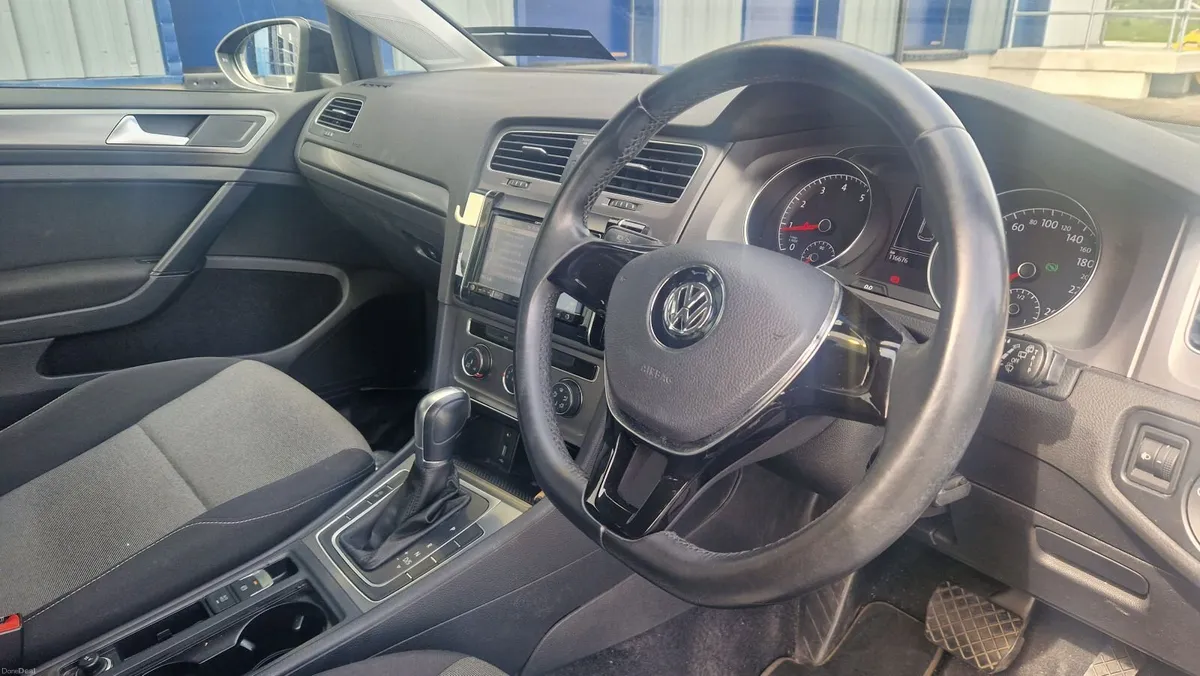 VOLKSWAGEN GOLF 1.2 TSI   AUTOMATIC - Image 4