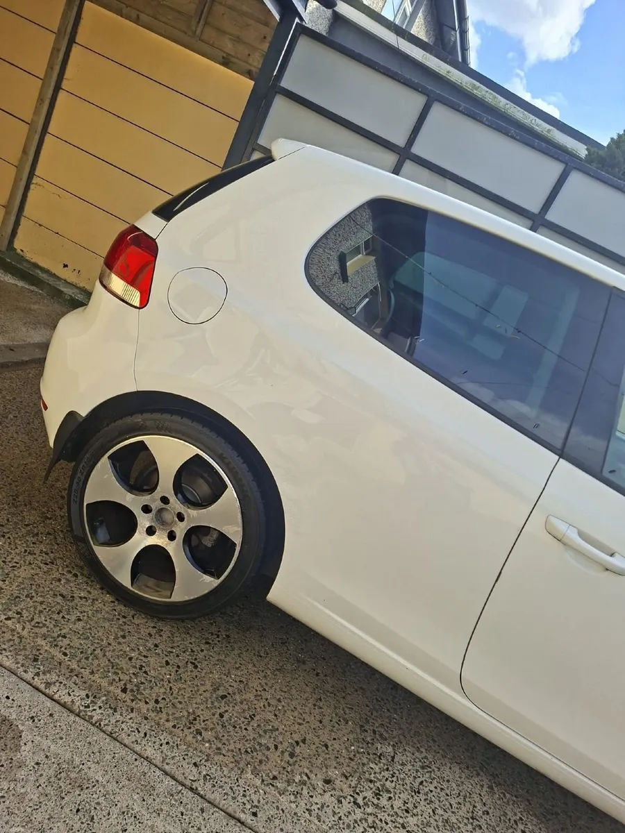 Volkswagen Golf 2012 - Image 2