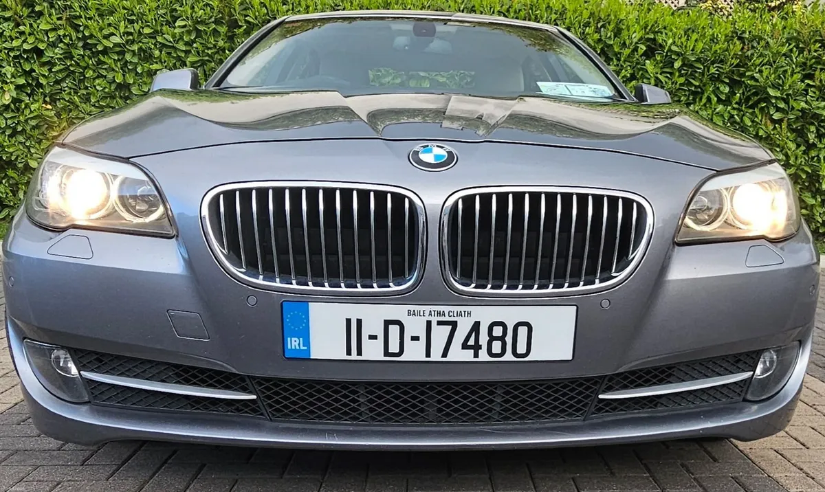 BMW 5-Series 2011 - Image 1