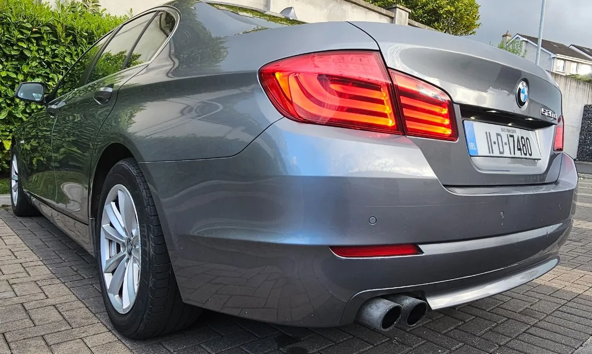 BMW 5-Series 2011 - Image 4