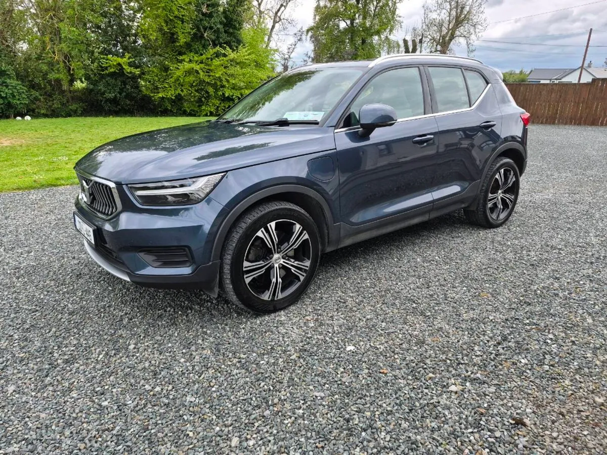 Volvo XC40 - Image 1