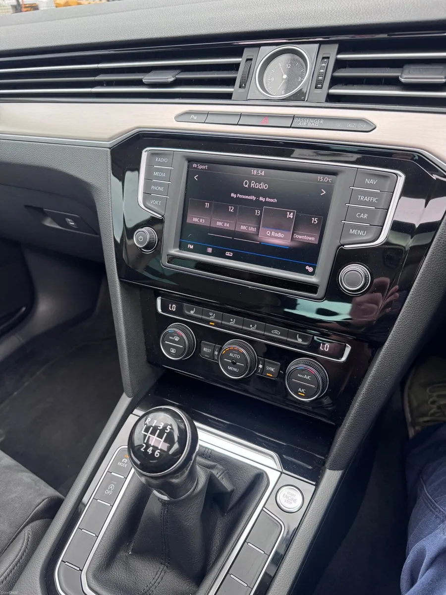 Volkswagen Passat 2017 - Image 4