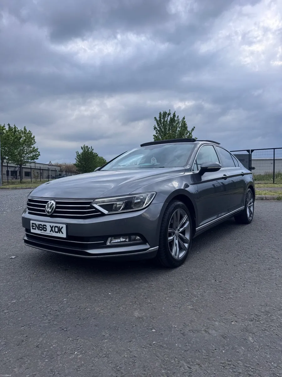 Volkswagen Passat 2017 - Image 2