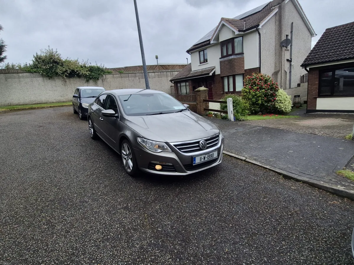 Volkswagen Passat 2011 - Image 1