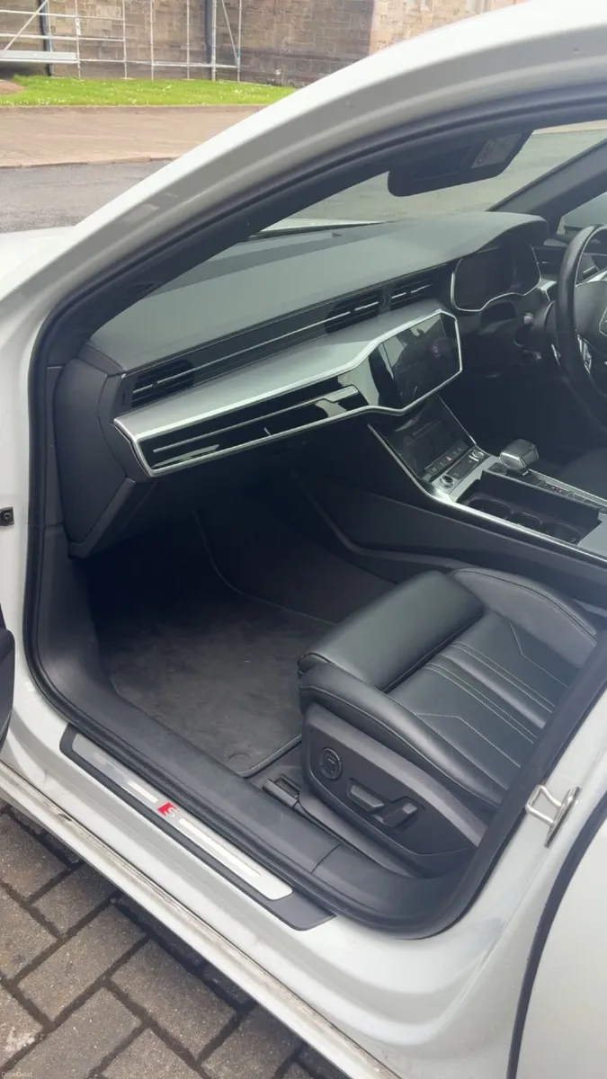 STUNNING 2019 Audi A6 40 TDI S Line - Image 4