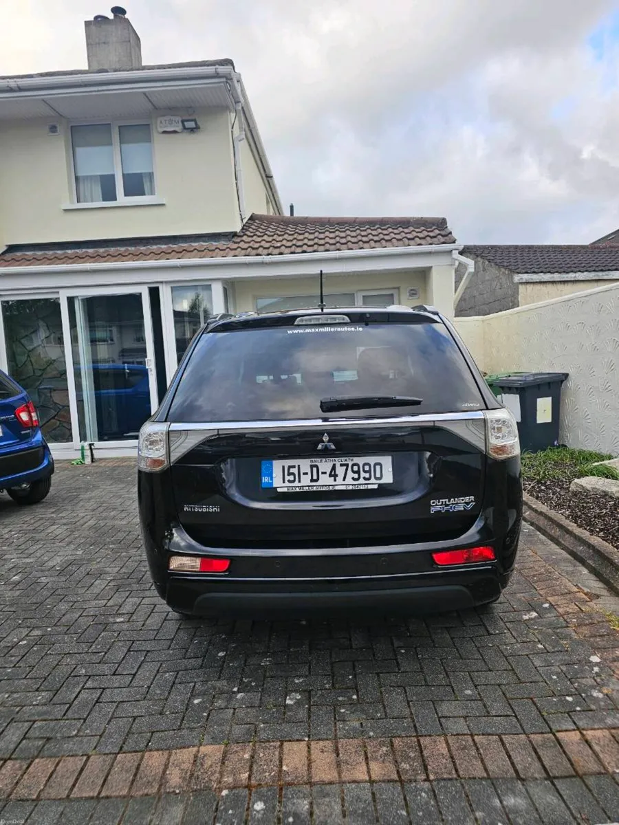 Mitsubishi Outlander PHEV - Image 2
