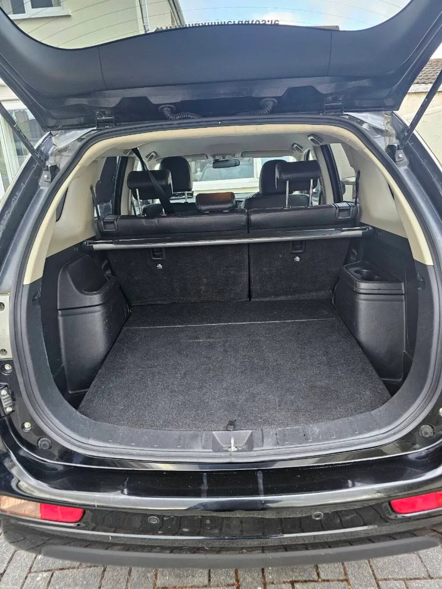 Mitsubishi Outlander PHEV - Image 4