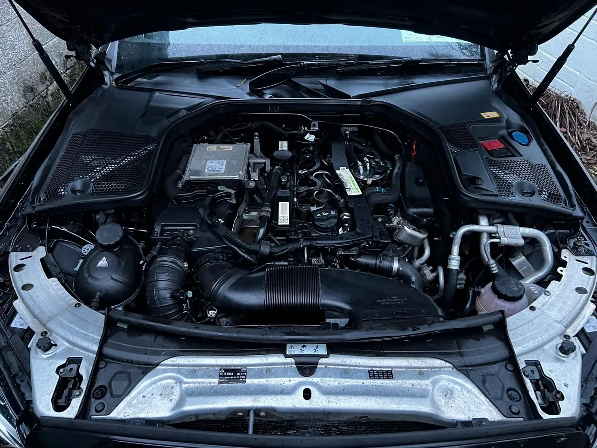 Mercedes-Benz C-Class 2016 - Image 2