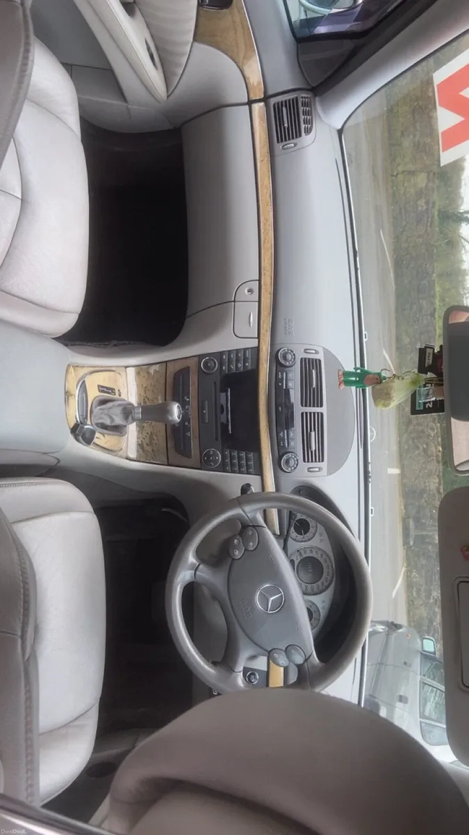 Mercedes E200 - Image 3