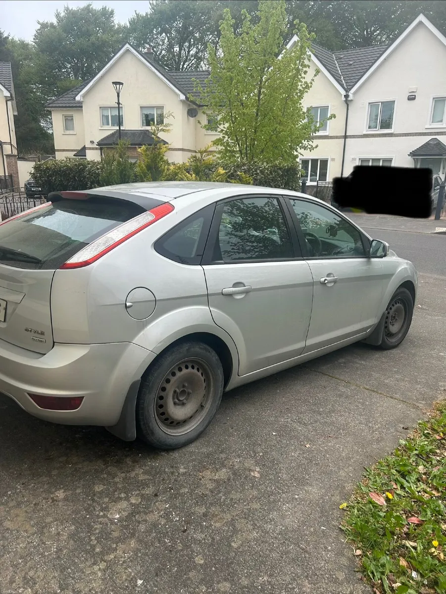 Ford Focus 2009 - Image 2