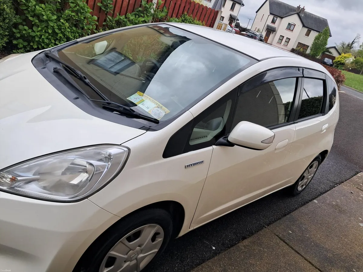 Honda Fit 2012 1.3 Hybrid Automatic - Image 2