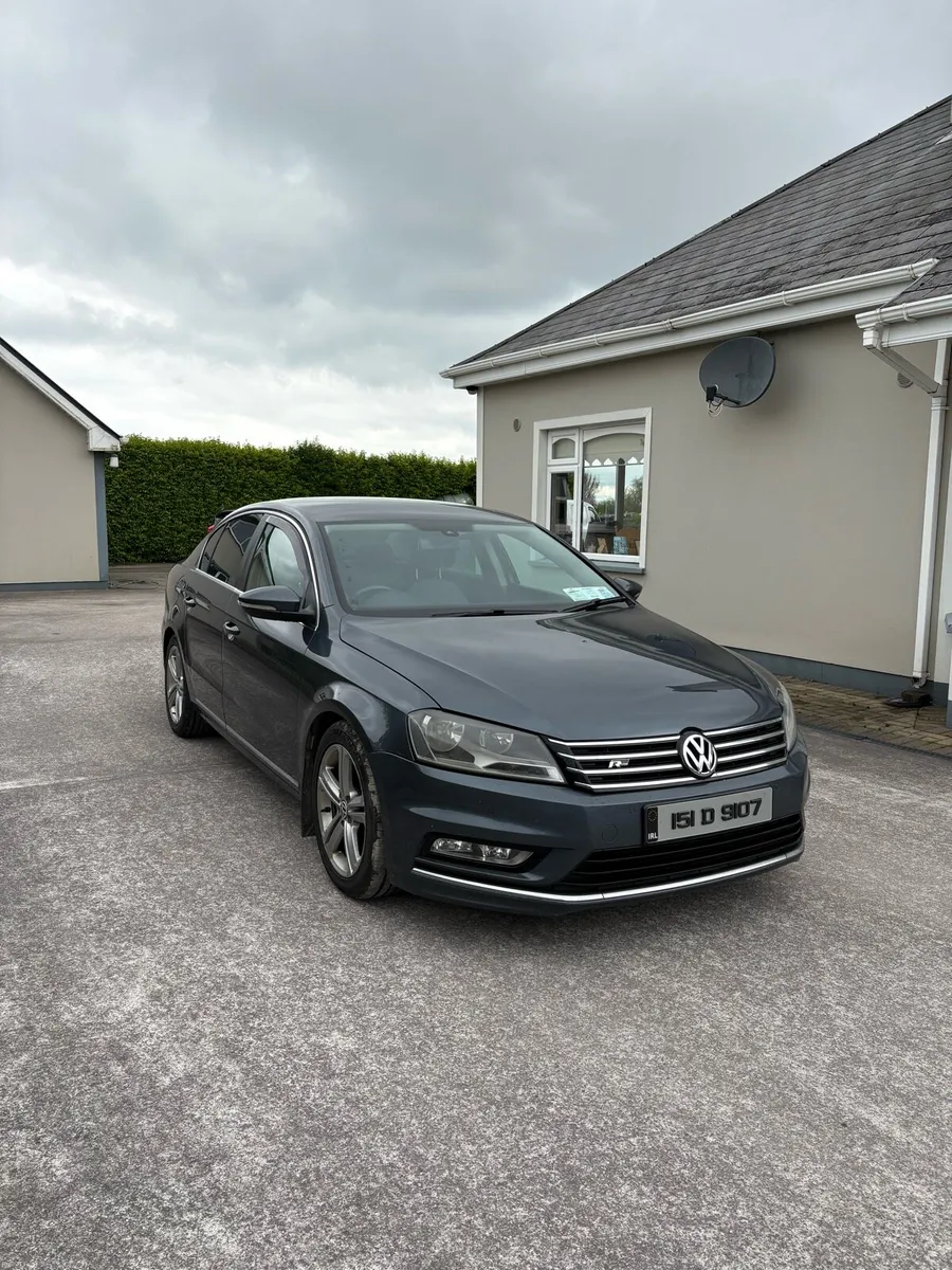 Volkswagen Passat R line - Image 2