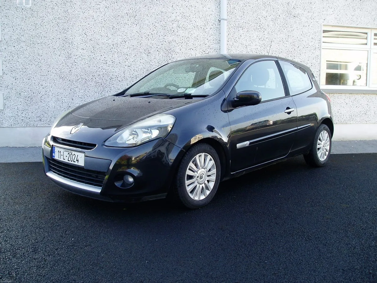 2011 Clio NCT May 2027 - Image 2