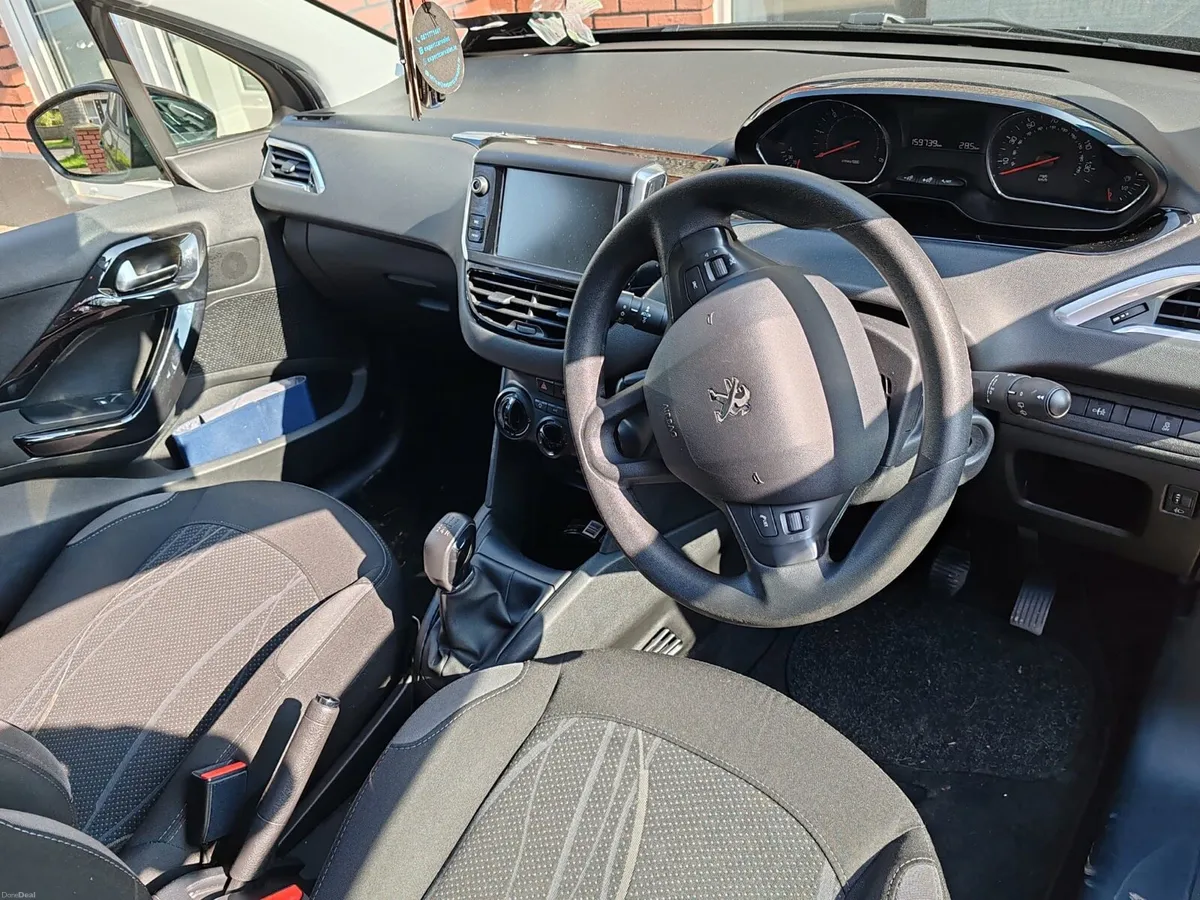 Black Peugeot 208 - Image 3