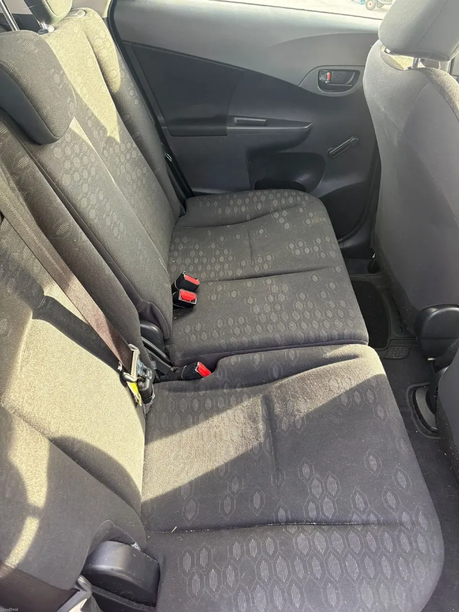 Toyota Verso-S 2012 - Image 3