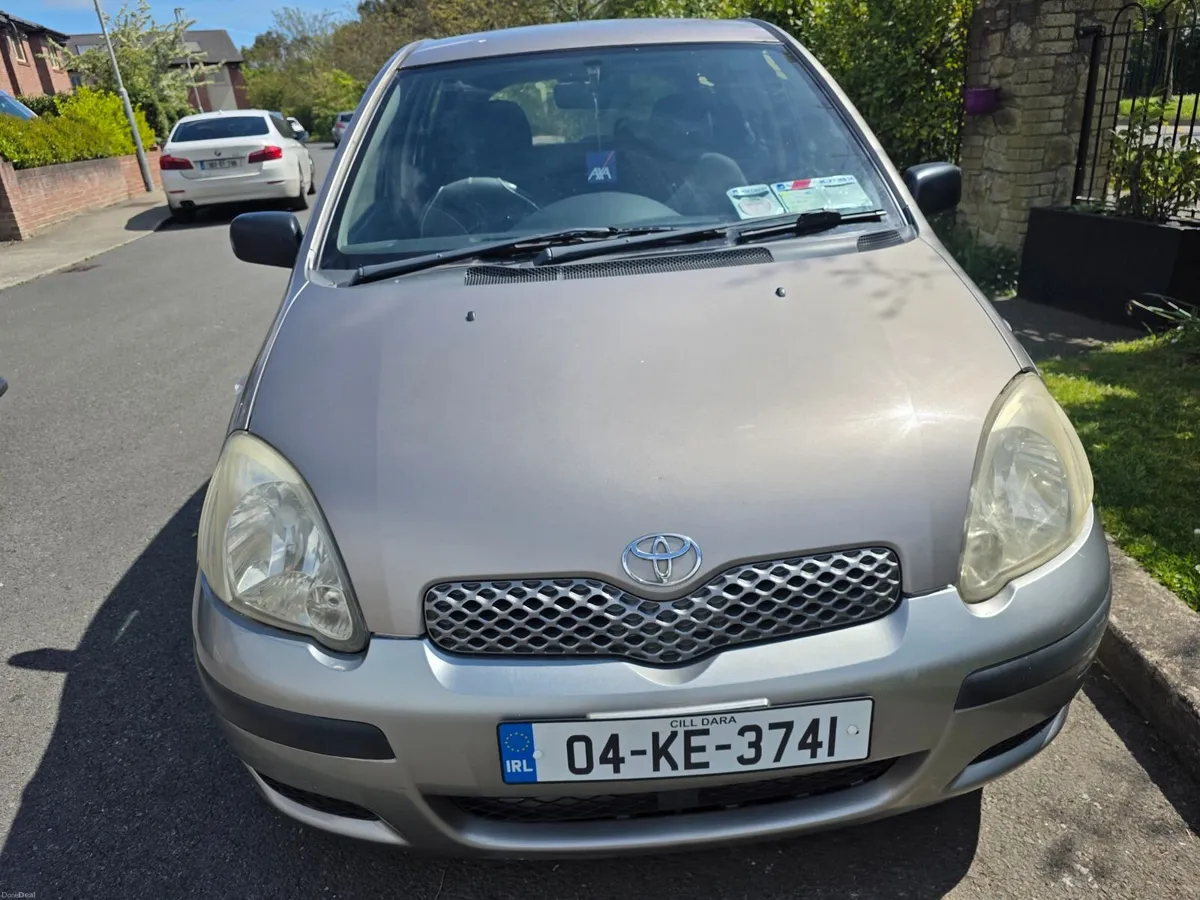 Toyota Yaris 2004 - Image 1