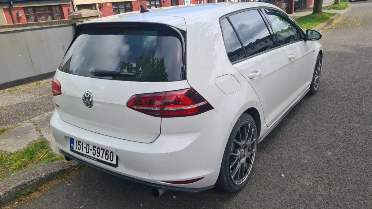Volkswagen  golf GTI - Image 3