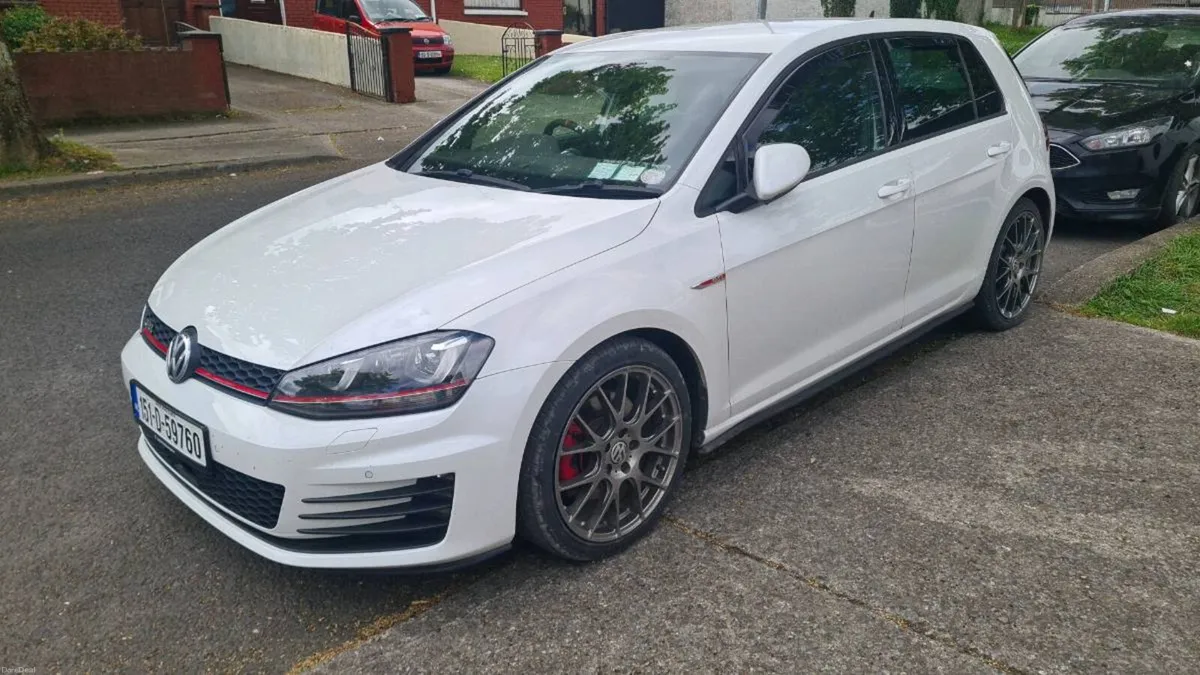 Volkswagen  golf GTI - Image 1