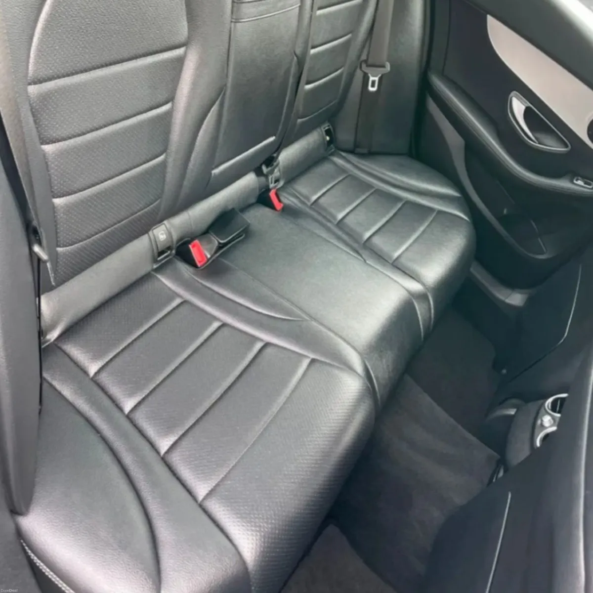 Mercedes-Benz C-Class 2017 - Image 2