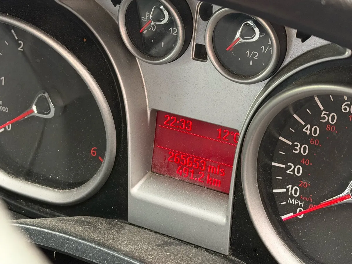 2009 Ford Focus – Priced to Sell, Needs TLC! - Image 4