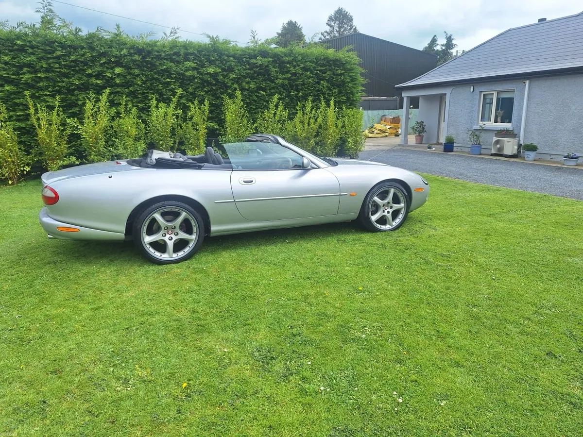 Jaguar XKR 2000 - Image 6
