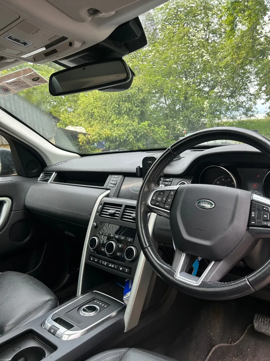 Land Rover Discovery Sport 2018 - Image 4