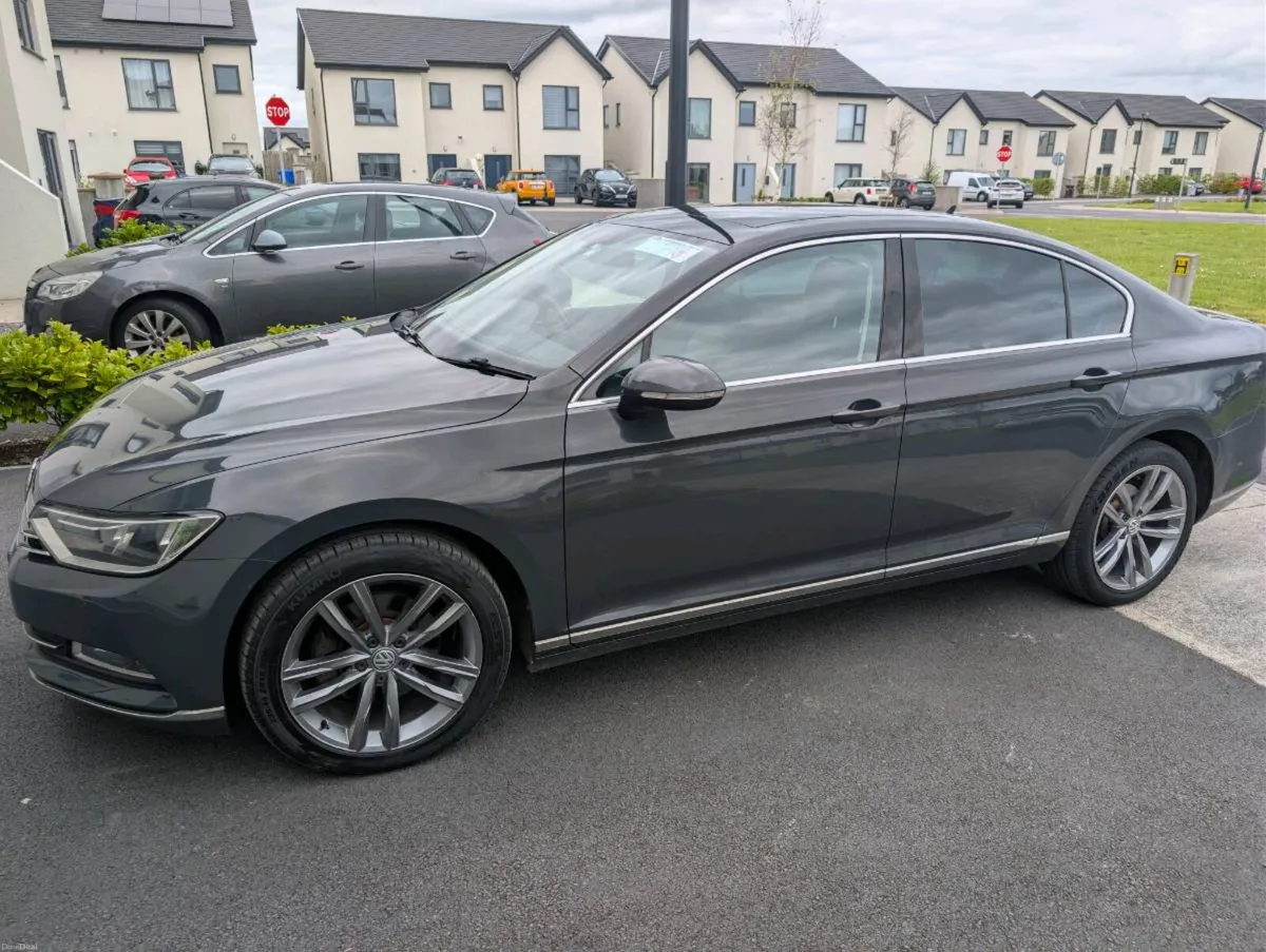 Volkswagen Passat - Image 2