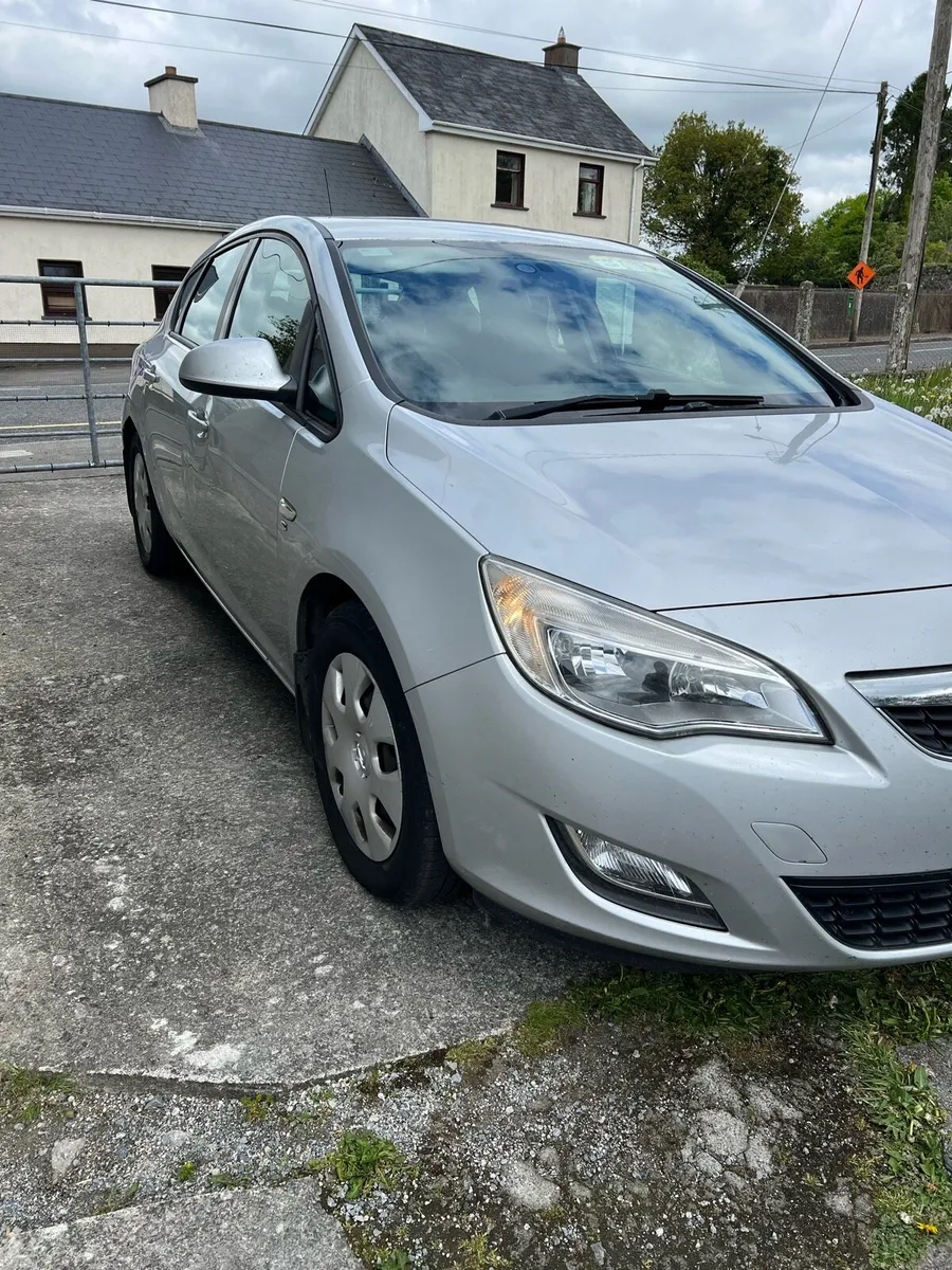 Car - Image 3