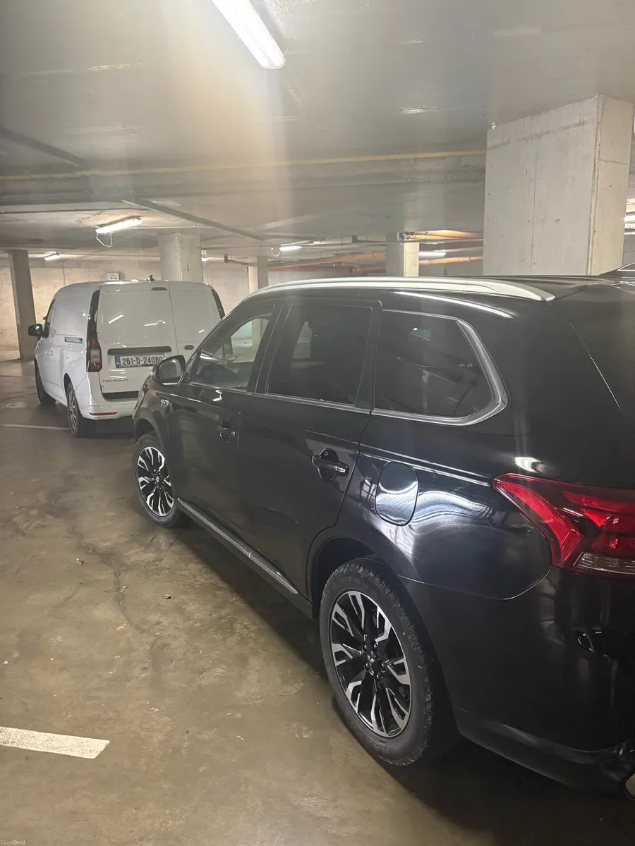 Mitsubishi Outlander 2.0 GX3H PHEV 200BHP AUTO - Image 3