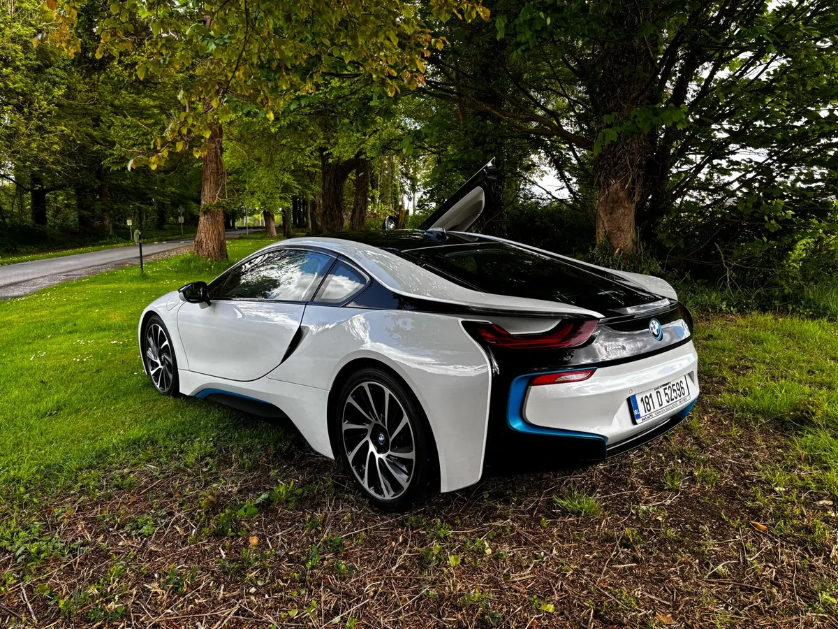 BMW I8 - Image 3