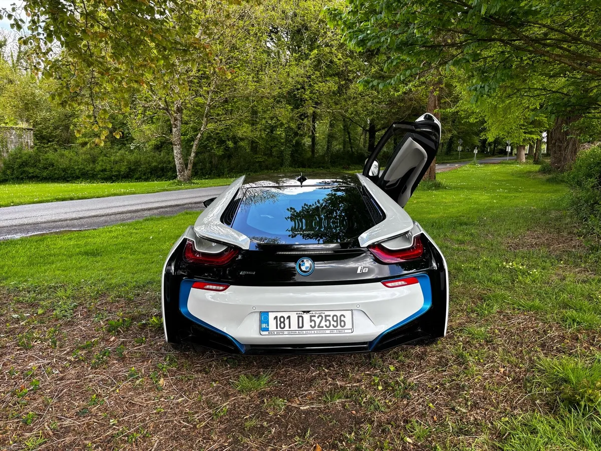 BMW I8 - Image 4