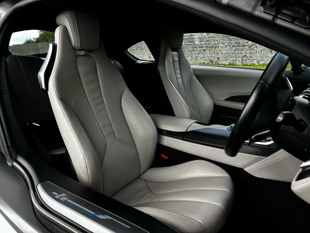 BMW I8 - Image 6