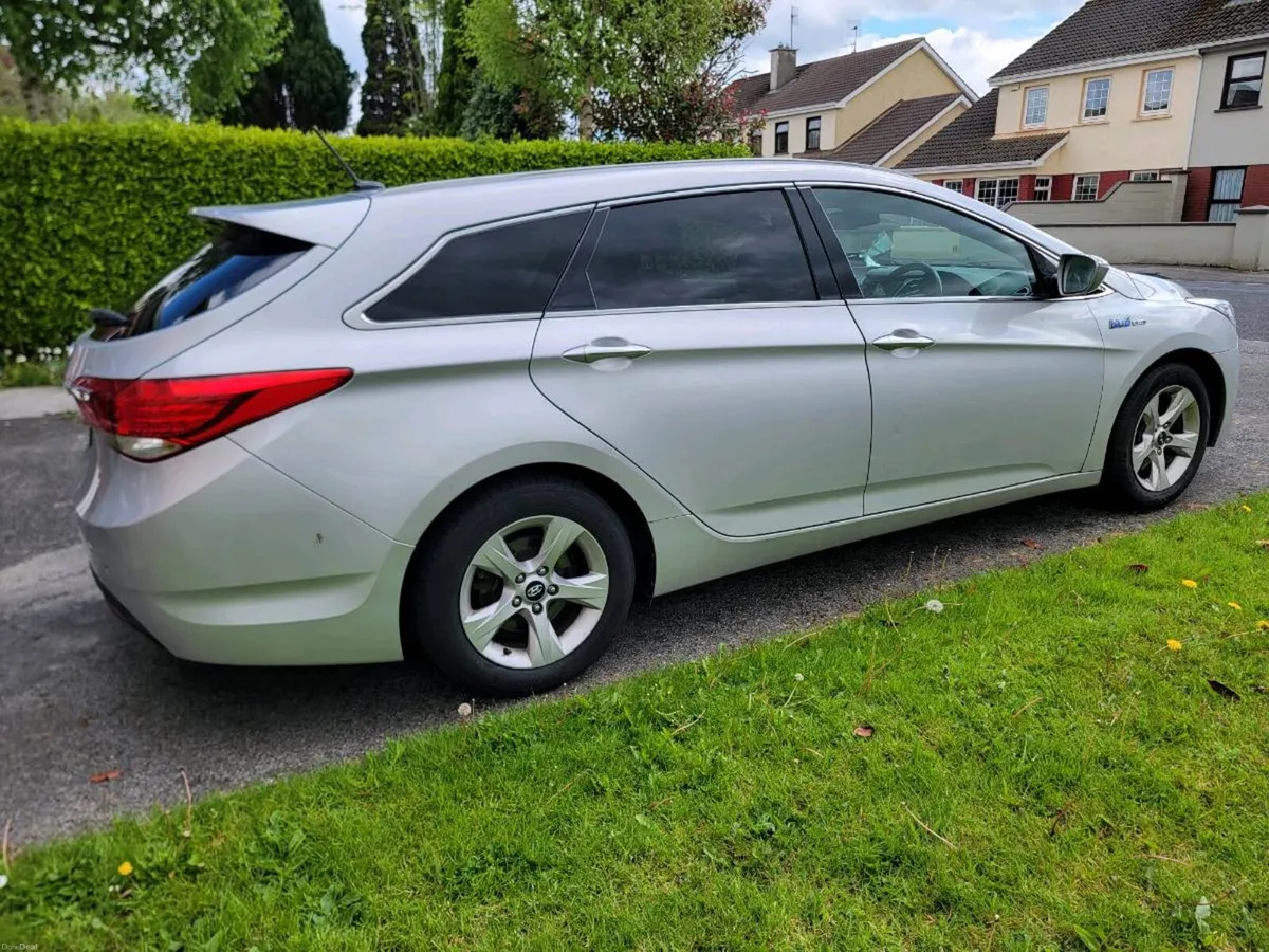 Hyundai i40 estate - Image 1