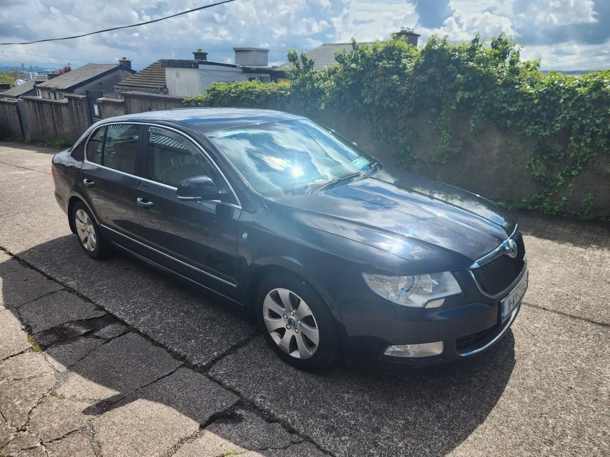 Skoda Superb 2011 - Image 1