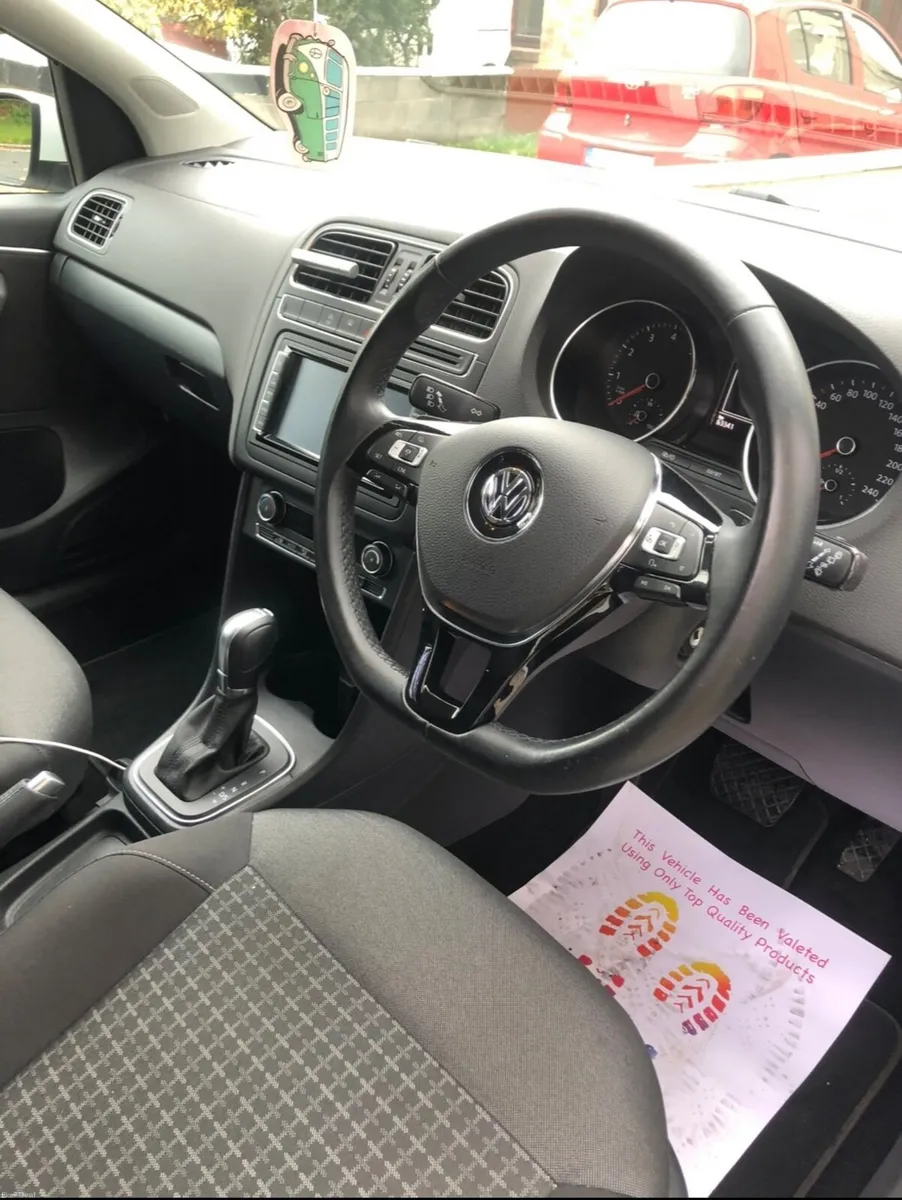 Volkswagen Polo 2015 - Image 2