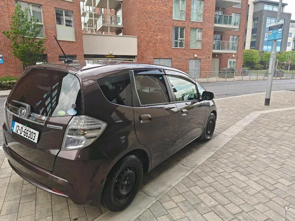 Honda Fit hybrid 2012 6300km - Image 1