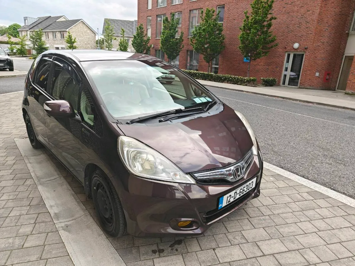 Honda Fit hybrid 2012 6300km - Image 4