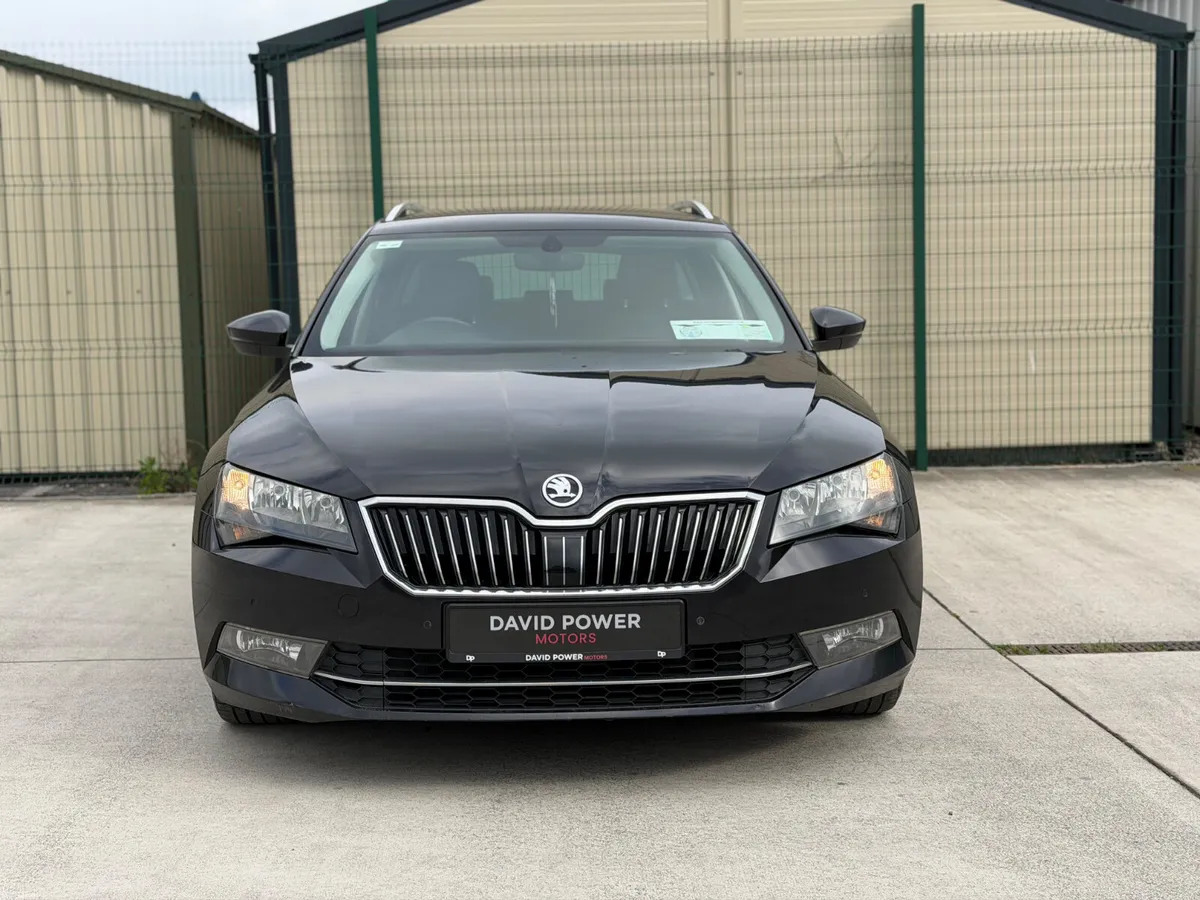 Skoda Superb 162 2.0 TDI Top Spec Estate - Image 2