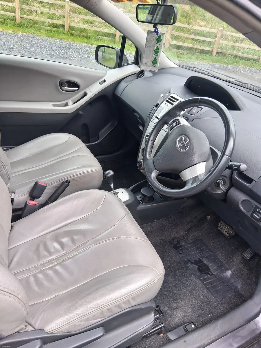 Toyota Yaris (Auto, low mileage) - Image 3