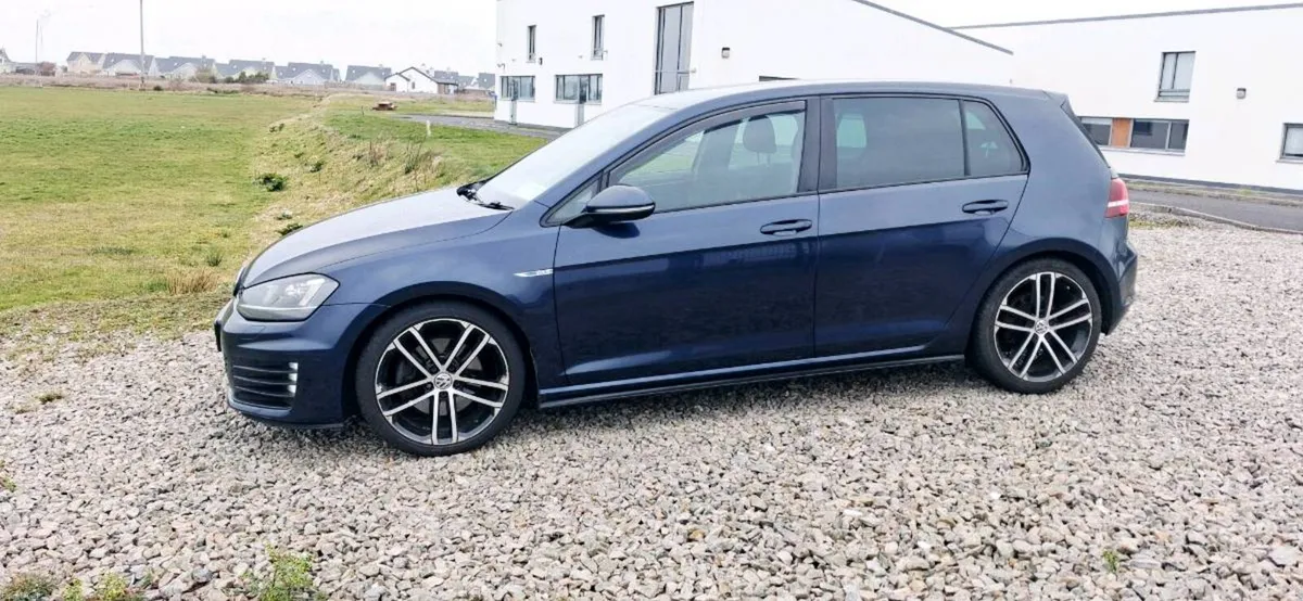 2015 Volkswagen Golf GTD - Image 4