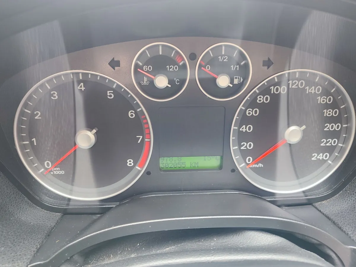 Ford Focus Ghia 2007 1.6L Petrol - Image 3