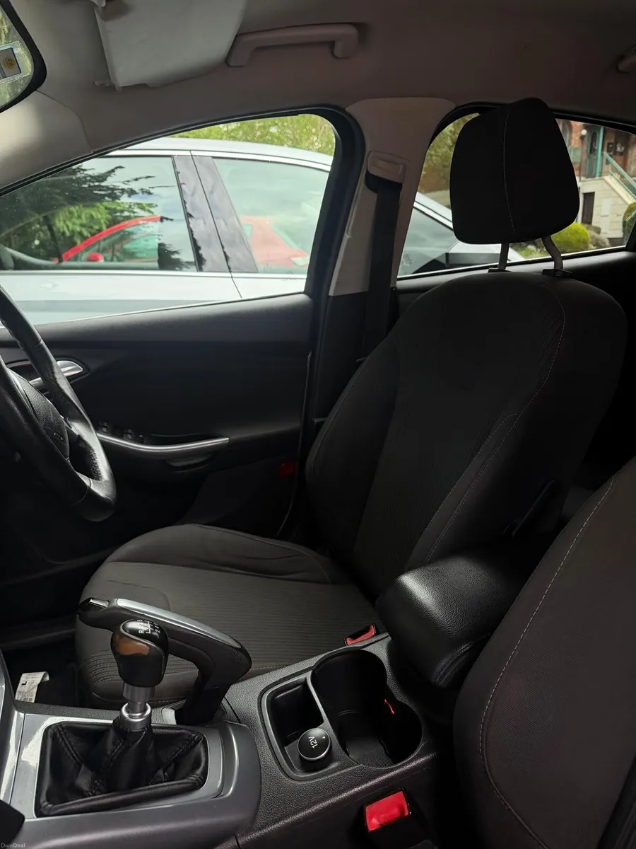 2012 Ford Focus - Image 2